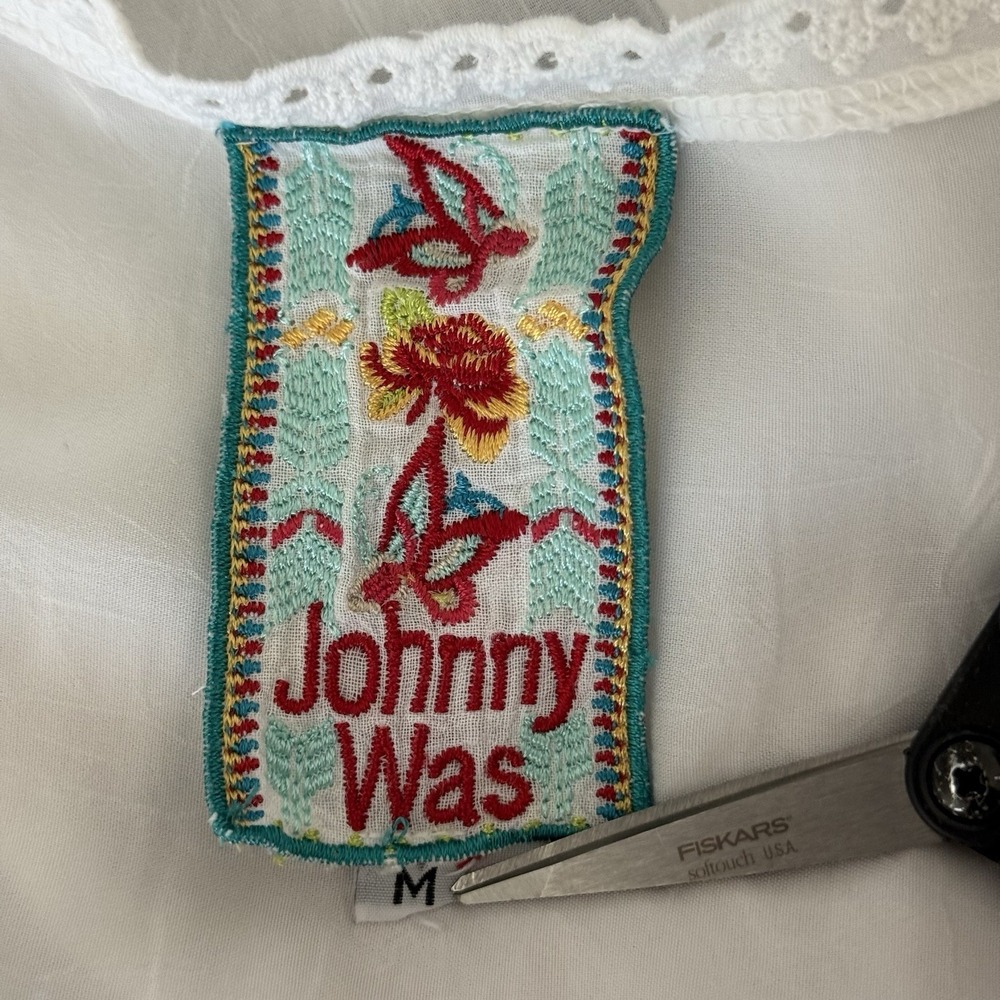 JOHNNY WAS Vara White Embroidered Eyelet Blouse M Cupra Rayon Boho Floral Top - Picture 5 of 8